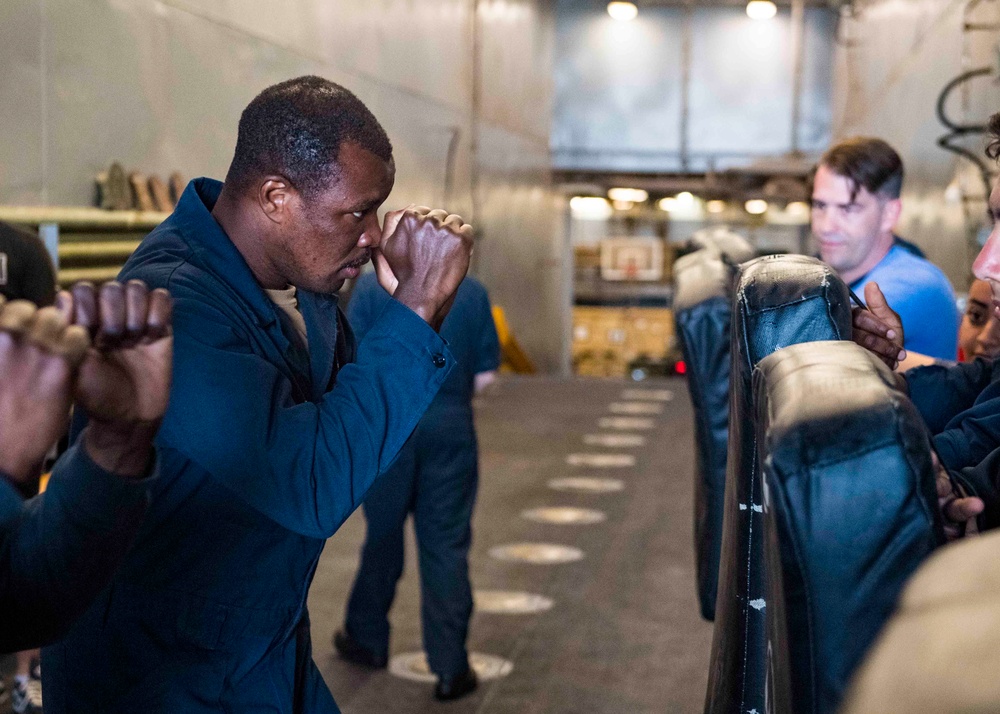 DVIDS - Images - USS Carter Hall Conducts SRF-B Qualifications [Image 1 ...