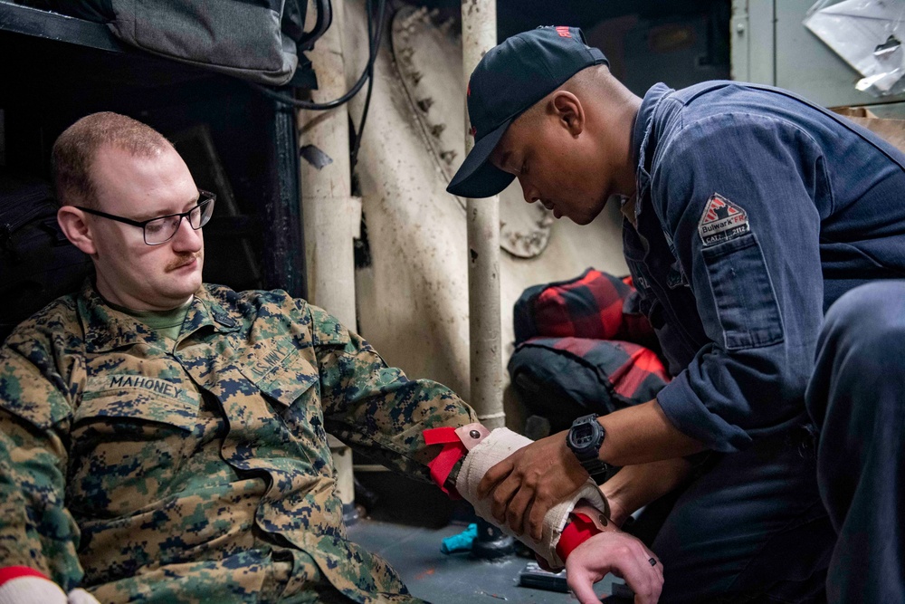 USS Carter Hall Conducts Medical Training