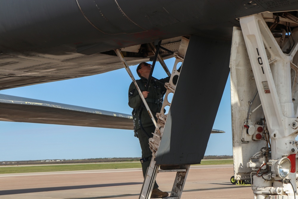 B-1B Lancer takes off, begins divestiture
