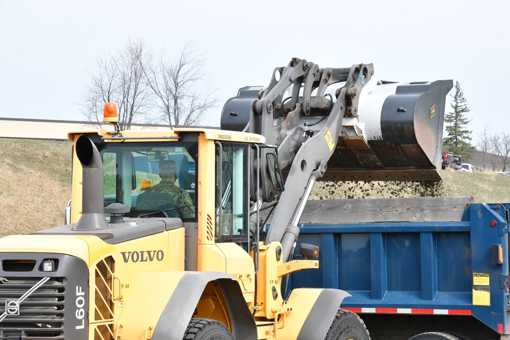 148th Pavements and Construction Equipment personnel train