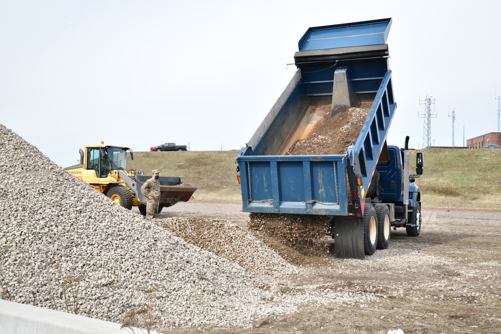 148th Pavements and Construction Equipment personnel train