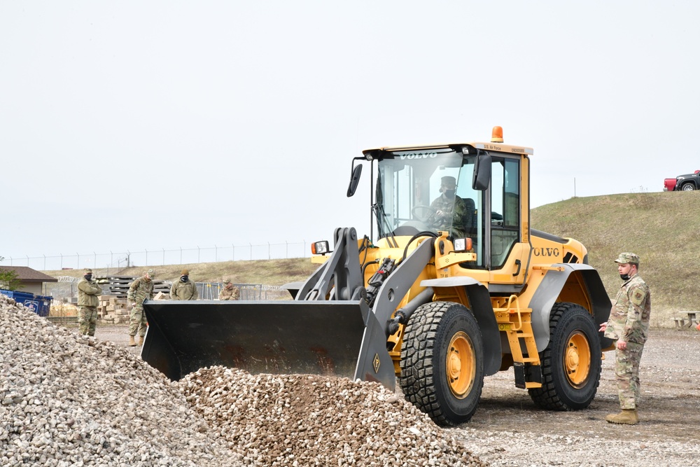 148th Pavements and Construction Equipment personnel train