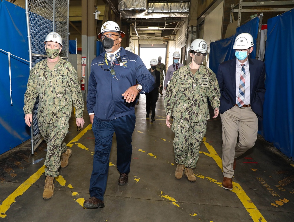 Vice Chief of Naval Operations Visits Norfolk Naval Shipyard