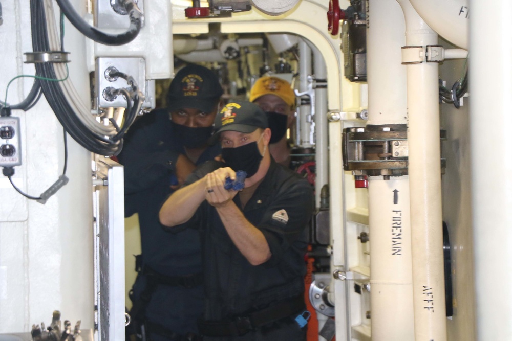 Sailors Assigned to USS Wichita Conduct Anti-Terrorism Training Team Drills