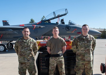 Fighter Squadrons compete in Quarterly Load Crew Competition