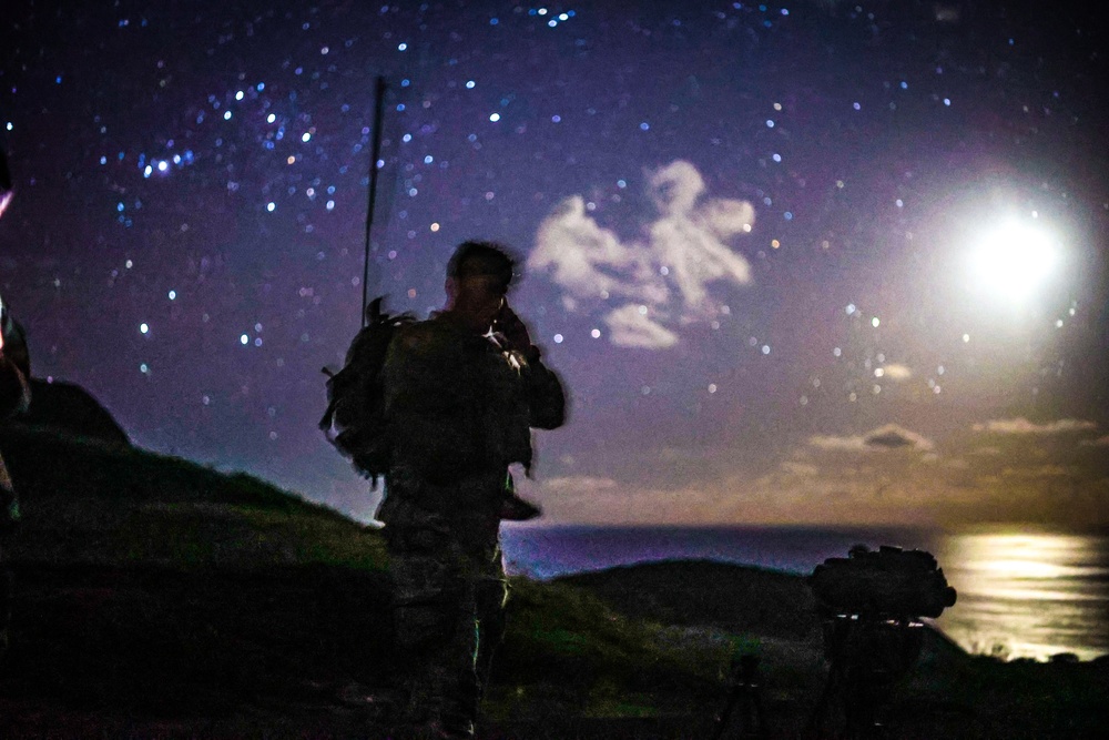 25thID FiST Night Training at Makua Valley