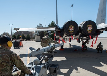 Fighter Squadrons compete in the Quarterly Load Crew Competition