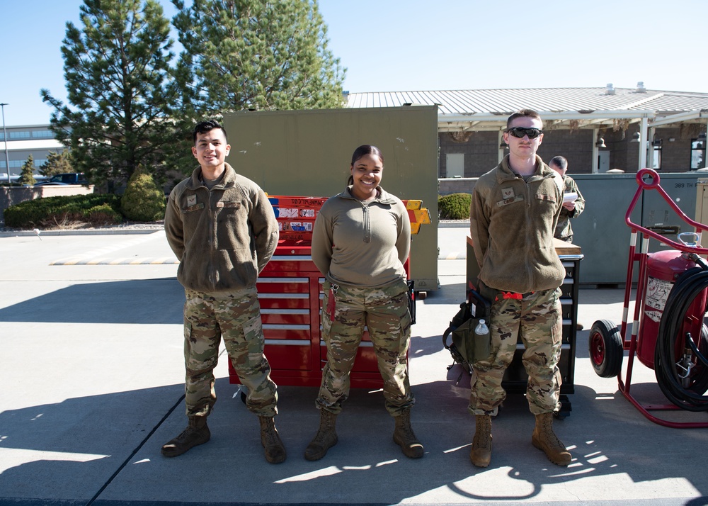 Fighter Squadrons compete in the Quarterly Load Crew Competition