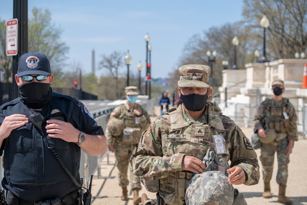 Hawaii National Guardsmen patrol National Capitol with Capitol Police