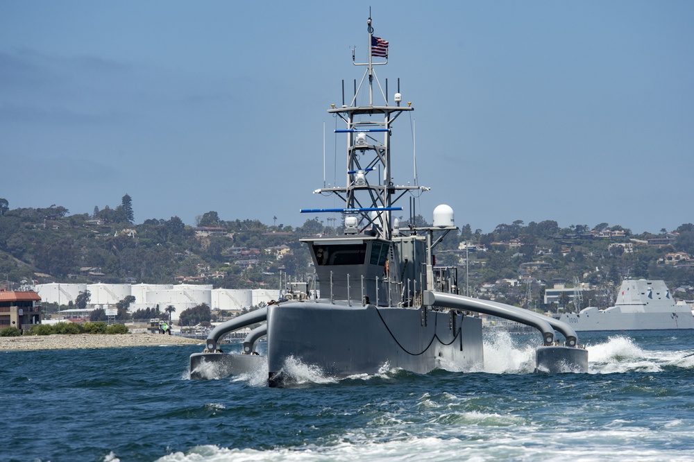 Seahawk medium displacement unmanned surface vessel launch during UxS IBP 21