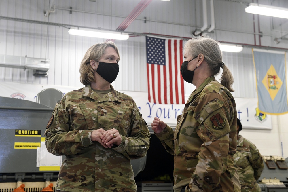 Maj. Gen. Dawne L. Deskins visits 166th Airlift Wing