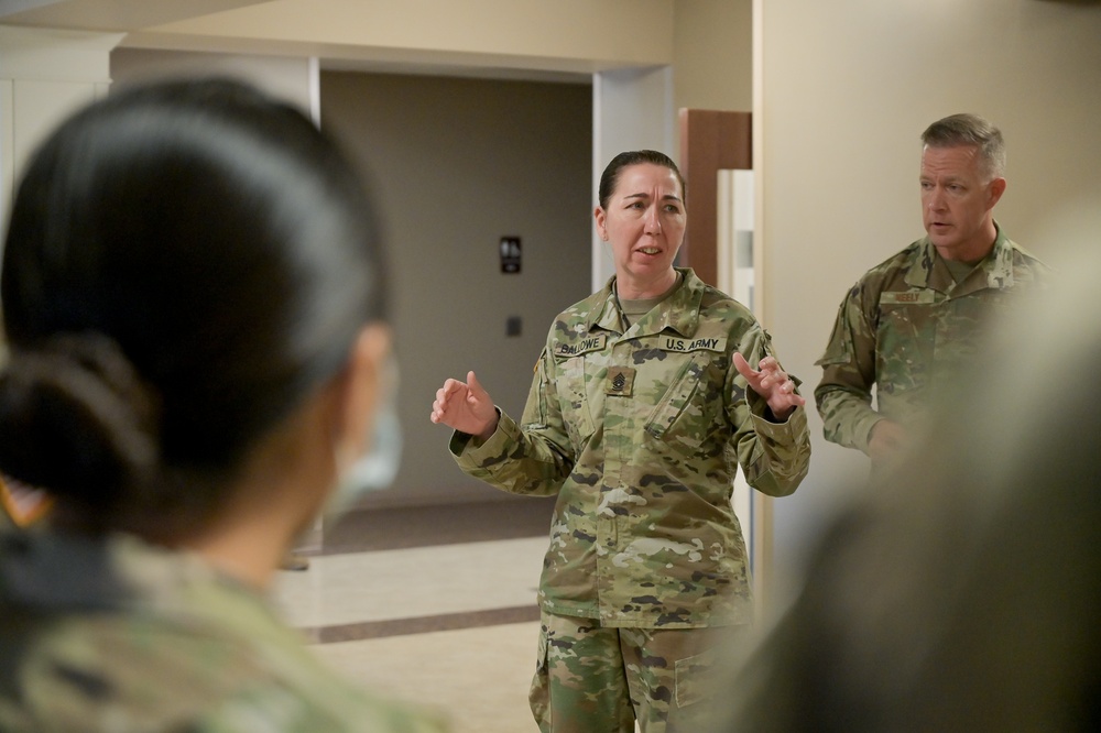 Maj. Gen. Neely Visits Service Members Working Vaccination Sites