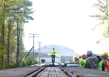 Marine instructors teach U.S. Soldiers railway operations