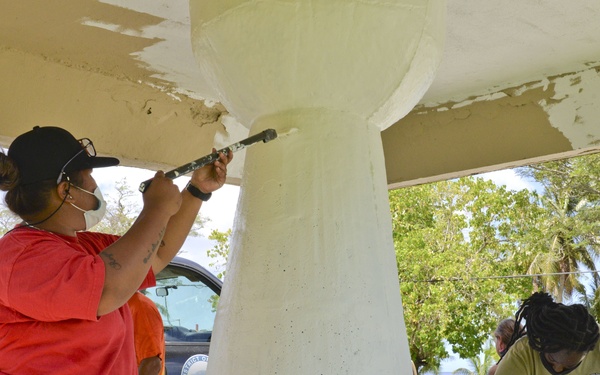 36th HCOS Airmen, mayor’s staff paint Agat bus stops