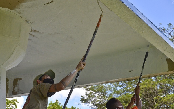 36th HCOS Airmen, mayor’s staff paint Agat bus stops