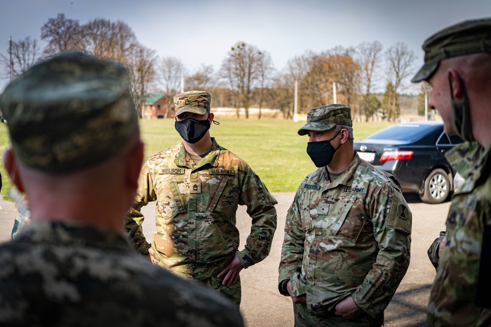 TF Raven Speaks with Ukrainian commander