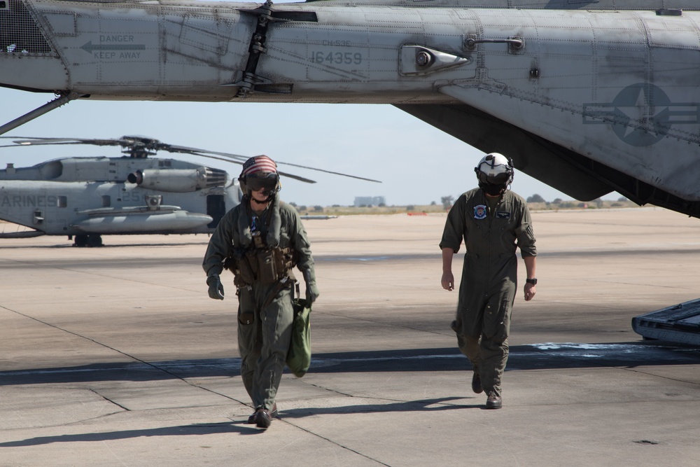 3rd MAW CG lands at HMH-361 Squadron