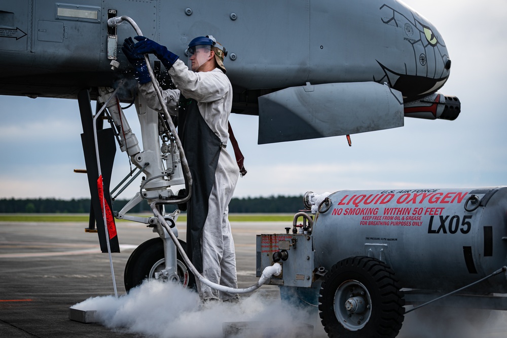 Airmen upload LOX for Hawgsmoke 2021