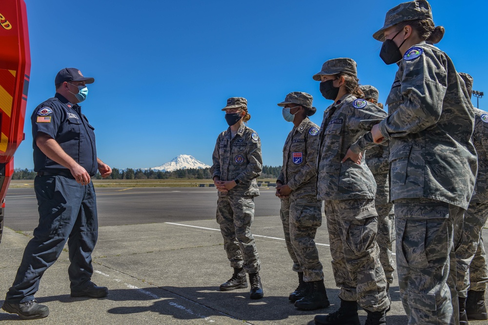 Washington State Civil Air Patrol visits McChord field
