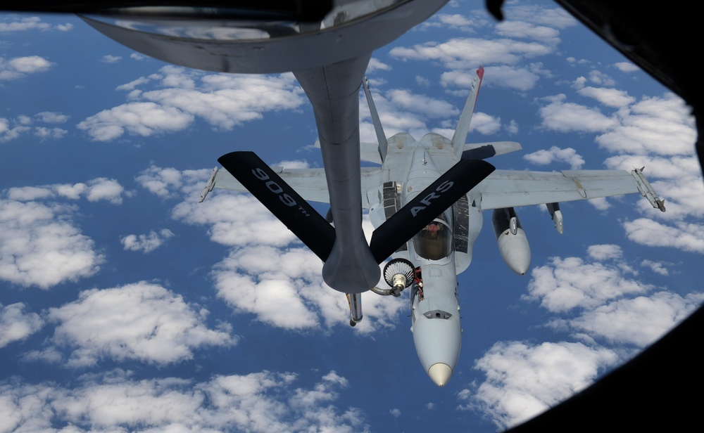 F/A-18C Hornet refuels with KC-135 Stratotanker