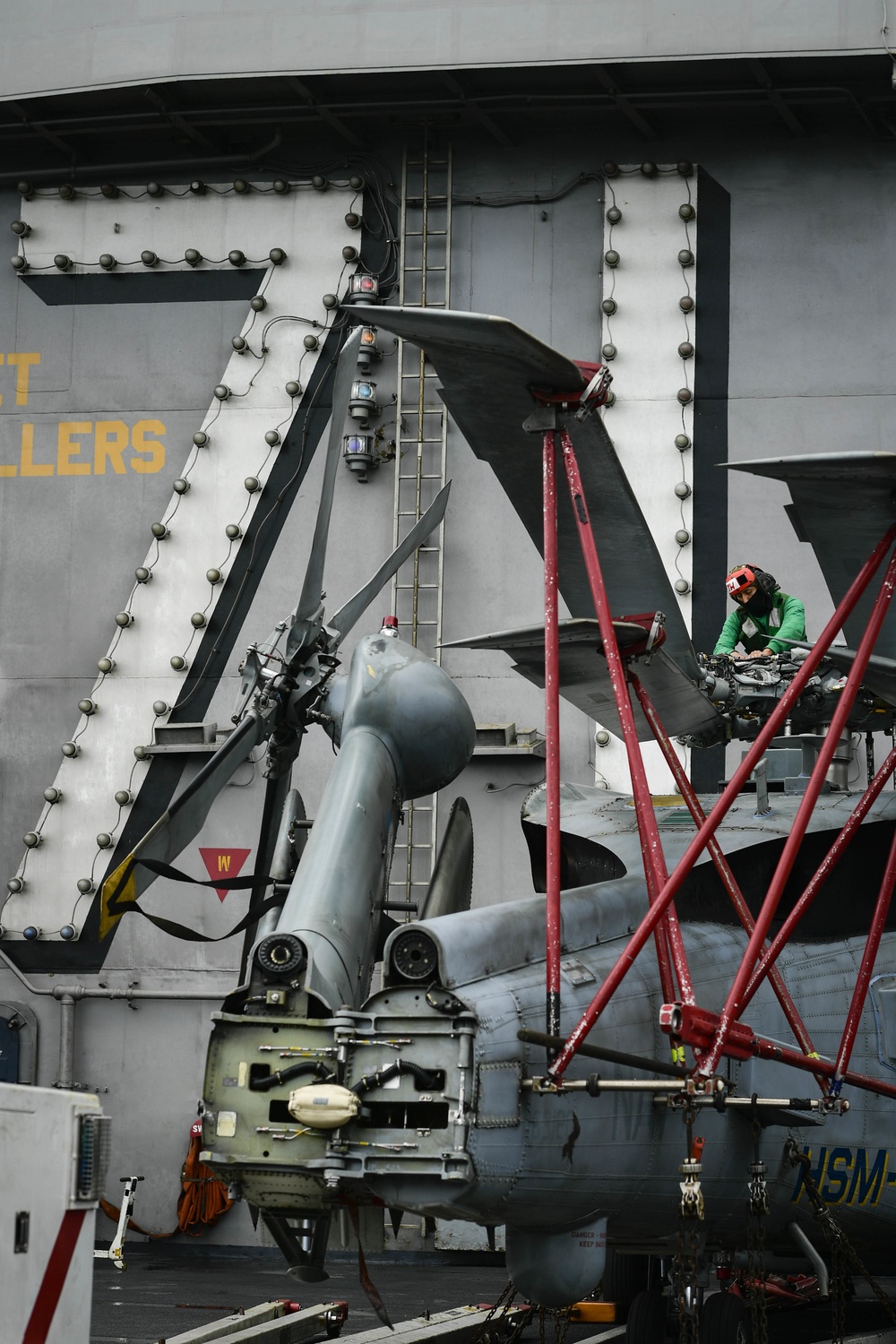 USS Theodore Roosevelt (CVN 71)