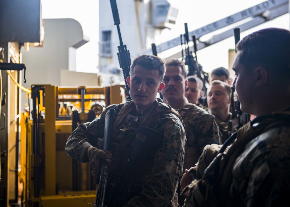 24th MEU Marines Conduct Training Aboard Carter Hall