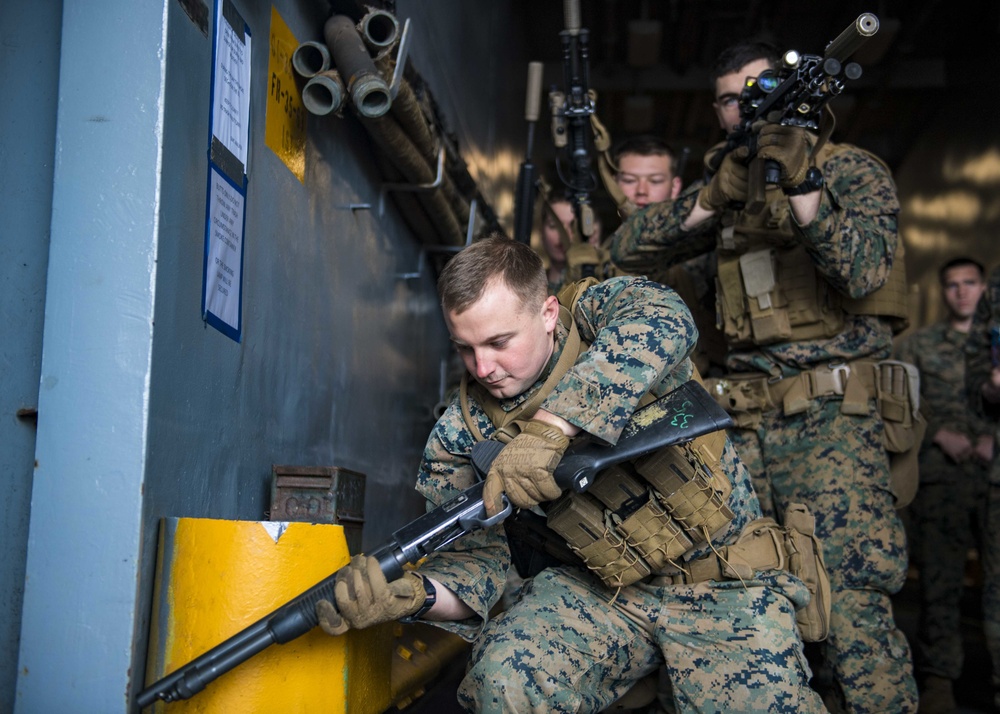 24th MEU Marines Conduct Training Aboard Carter Hall