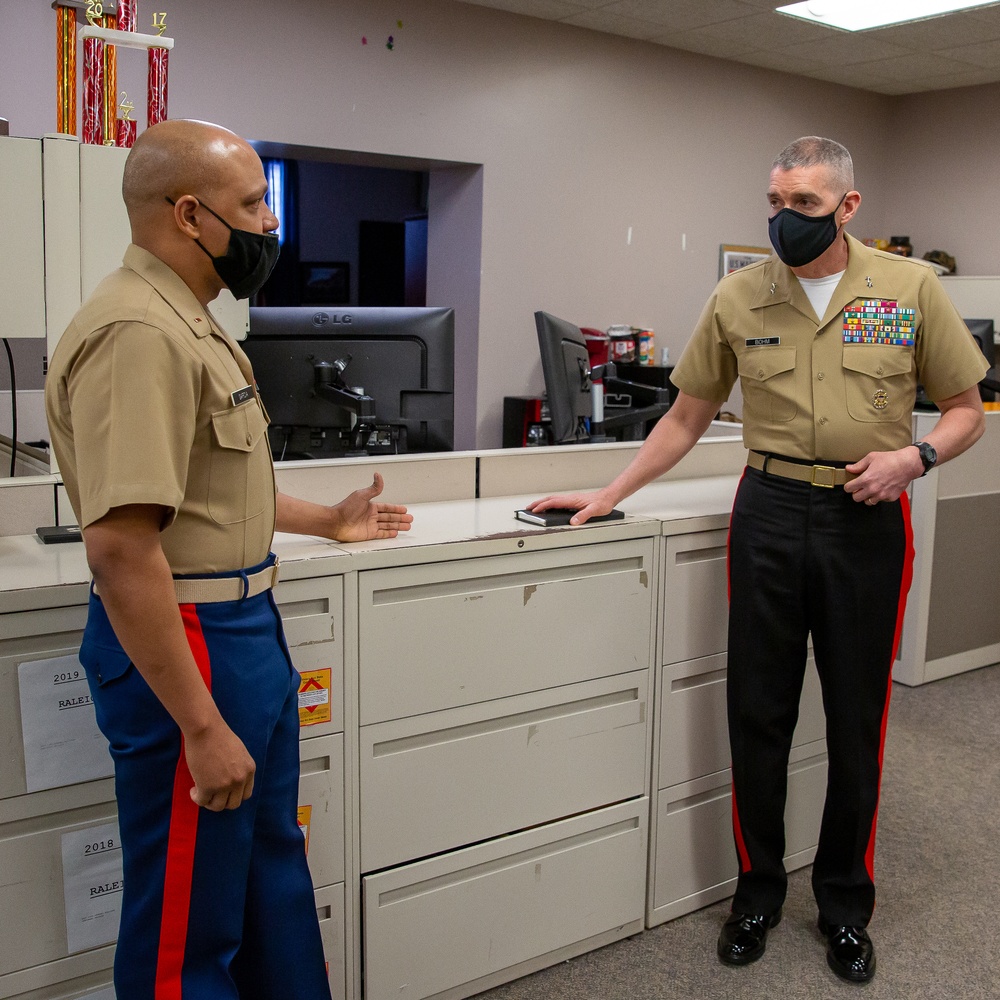 DVIDS - Images - MCRC CG Visits 4th Marine Corps District [Image 3 of 4]