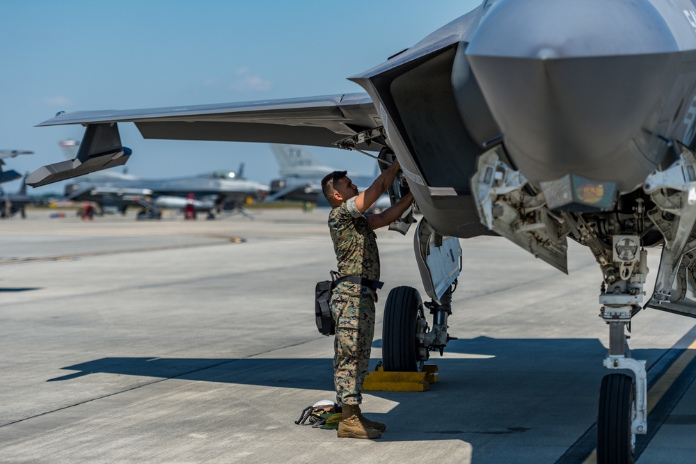 Sentry Savannah 2021 Aircraft prepare for exercise