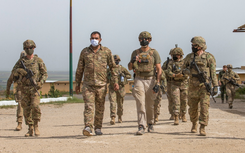 U.S. Army Soldiers visits a SDF Training and Operations Facility