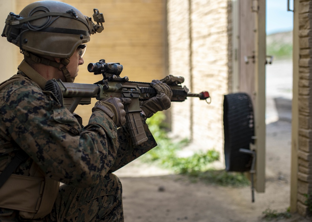 BLT 1/1, 11th MEU Conducts Heliborne Raid at MCB Camp Pendleton
