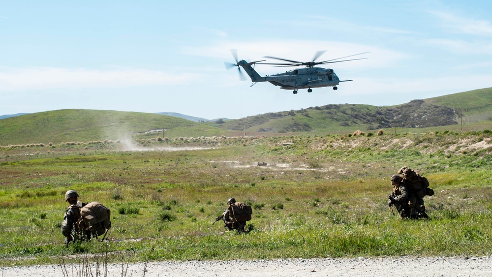 BLT 1/1, 11th MEU Conducts Heliborne Raid at MCB Camp Pendleton