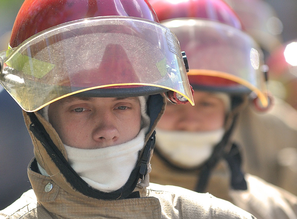 Student mariners learn to handle smoke, douse flames in darkness