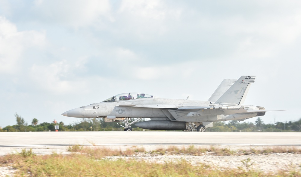 Super Hornets train at NAS Key West