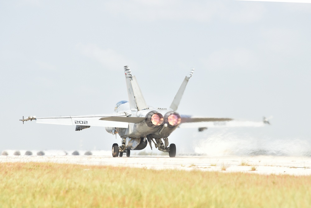 Super Hornets train at NAS Key West