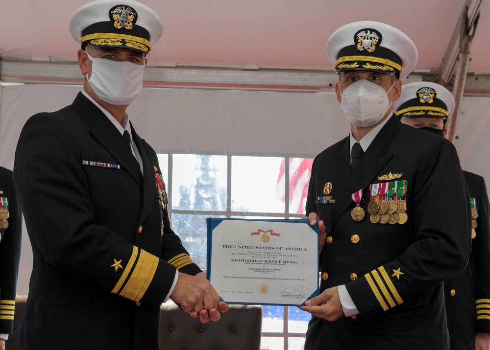 USS Mason Holds Change of Command