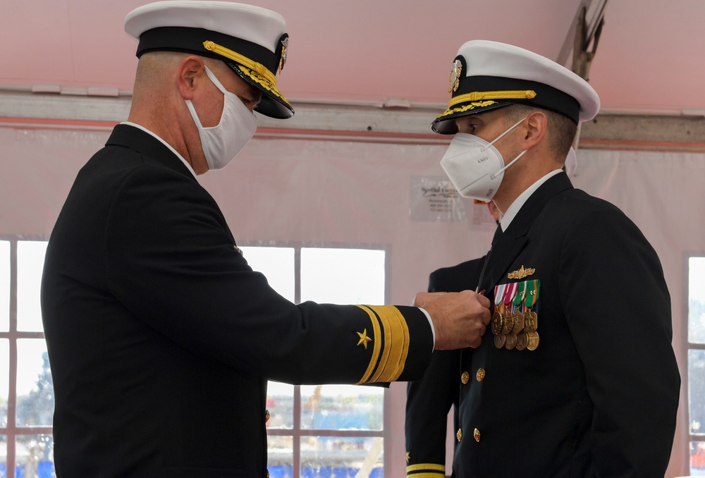 USS Mason Holds Change of Command