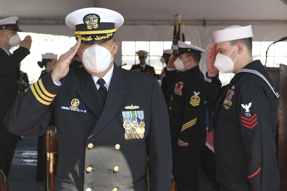 USS Mason Holds Change of Command