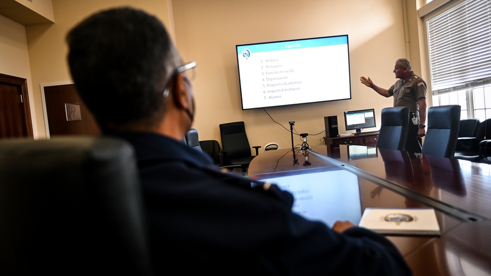 General de Brigada Piloto Robert Labort – Chief of Delegation of the Dominican Republic to the IADB Campus Visit