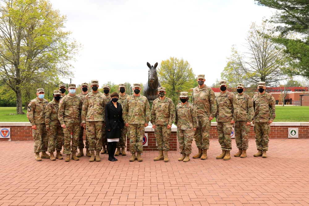 Lt. Gen  Charles Pede visits the 1st Theater Sustainment Command