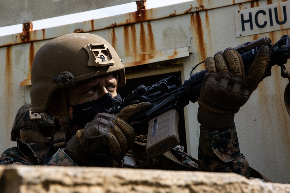 U.S. Marines, Japanese soldiers build better tactics together