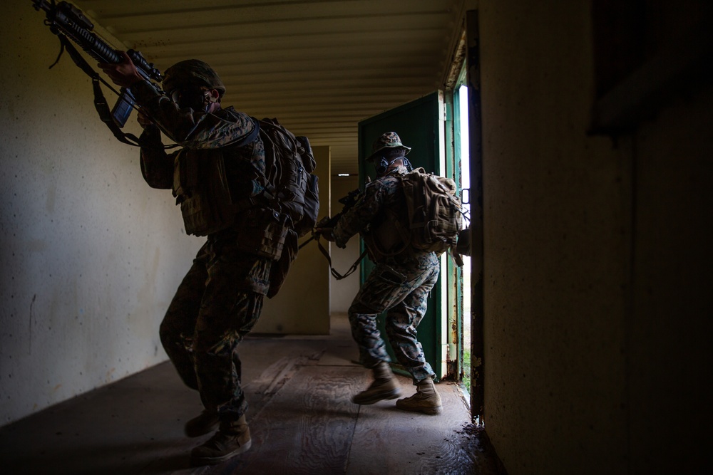 U.S. Marines, Japanese soldiers build better tactics together