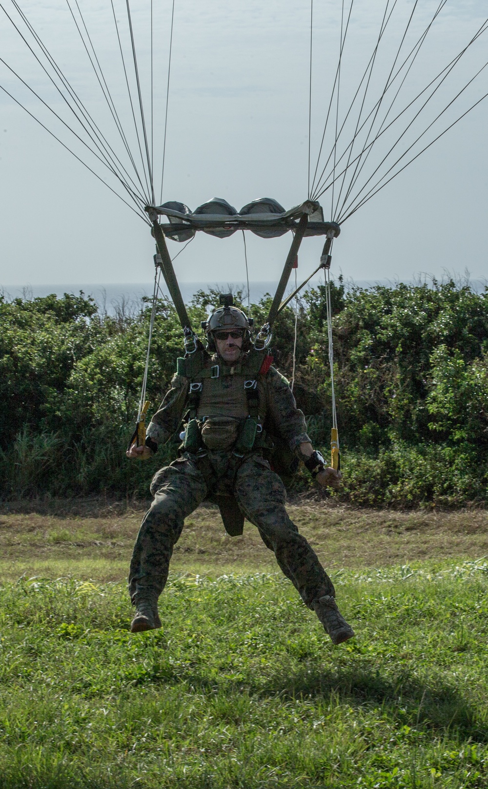 Marines with the MRF Conduct Para Operations on Ie Shima