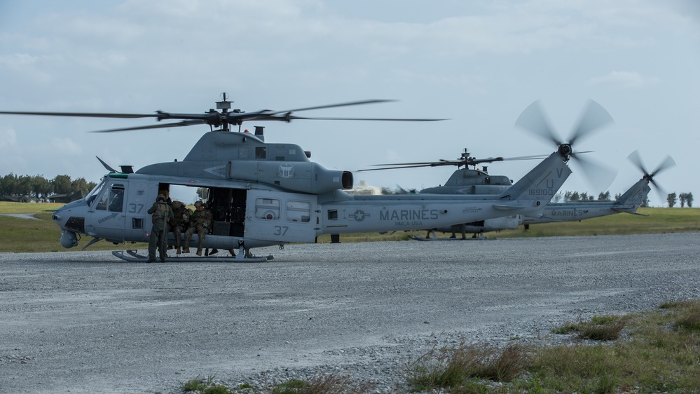 Marines with the MRF Conduct Para Operations on Ie Shima