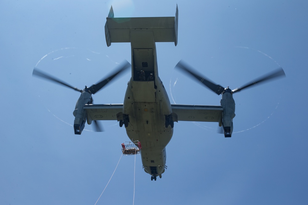 Marines with the MRF Conduct Para Operations on Ie Shima