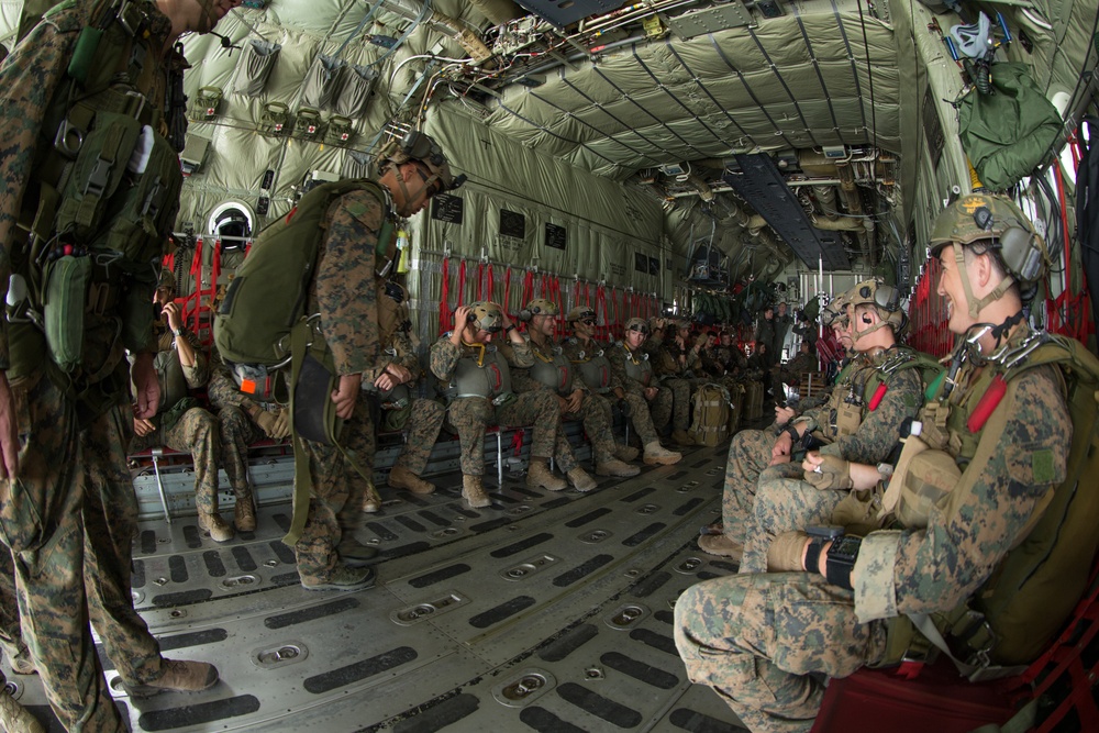 Marines with the MRF Conduct Para Operations on Ie Shima