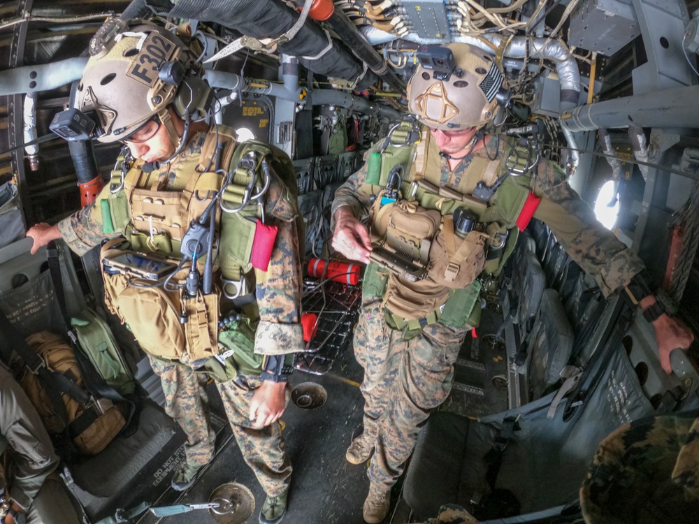 Marines with the MRF Conduct Para Operations on Ie Shima