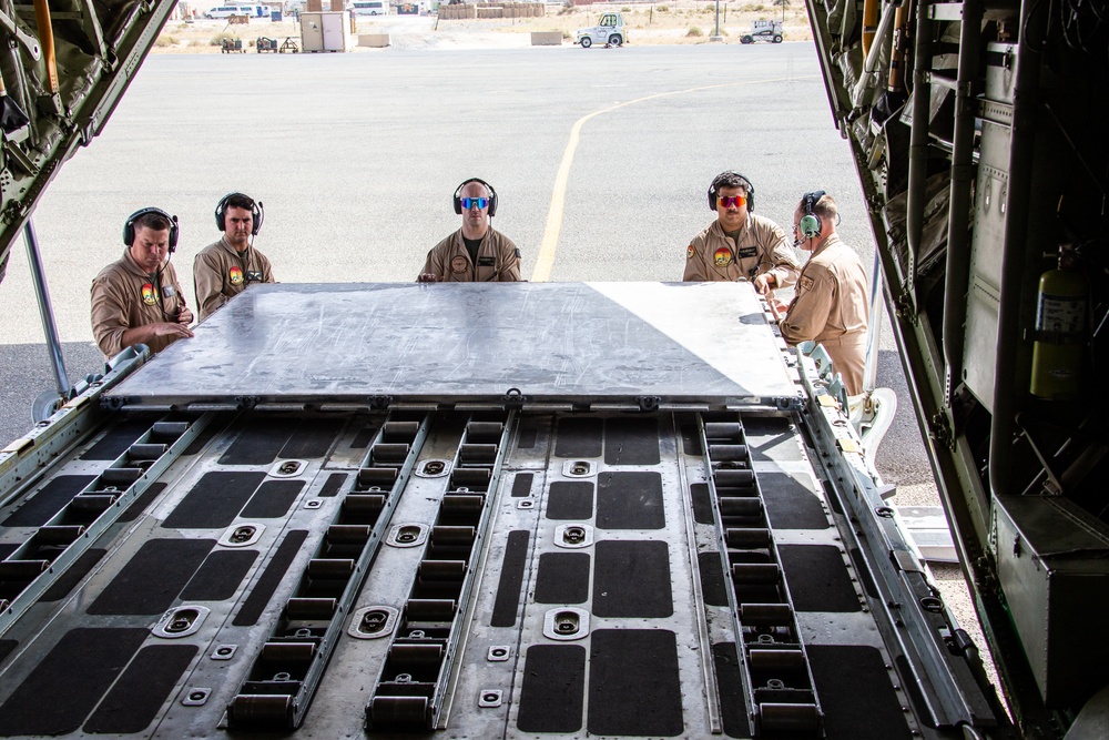 Marine Aerial Refueler Transport Squadron 352 Combat Offloads