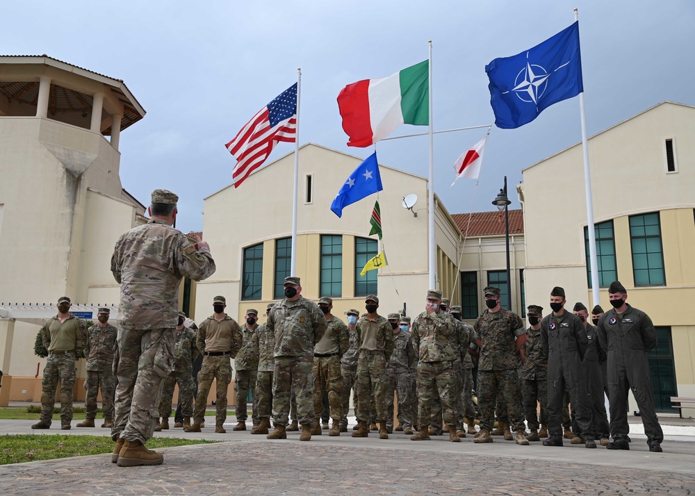 Lt. Gen. Kirk Smith visits NAS Sigonella