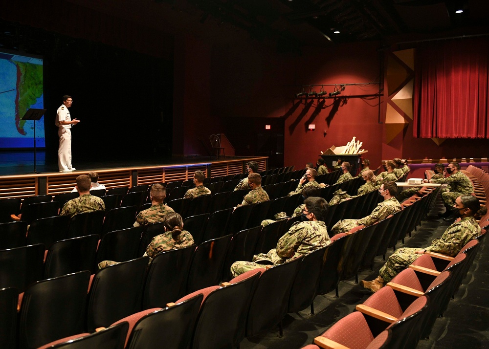 Foreign Liaison Officers Meet with JU Midshipmen